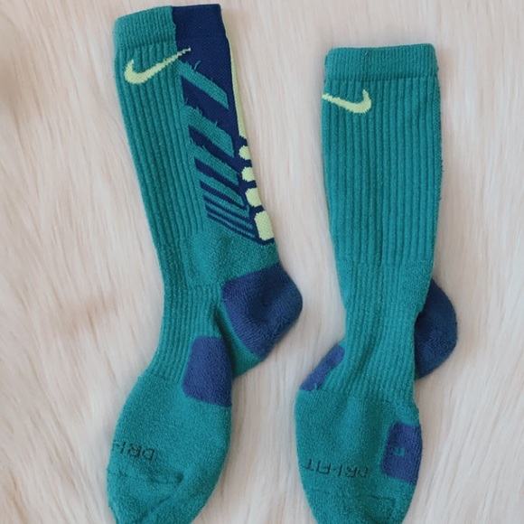 Nike Dri Fit Mid Calf Socks